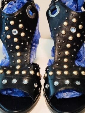 🎈 Don't Miss Out Sale🎈Marc Fisher Women's Studded Booties...Was $100